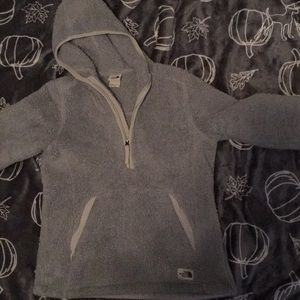 M north face half zip up